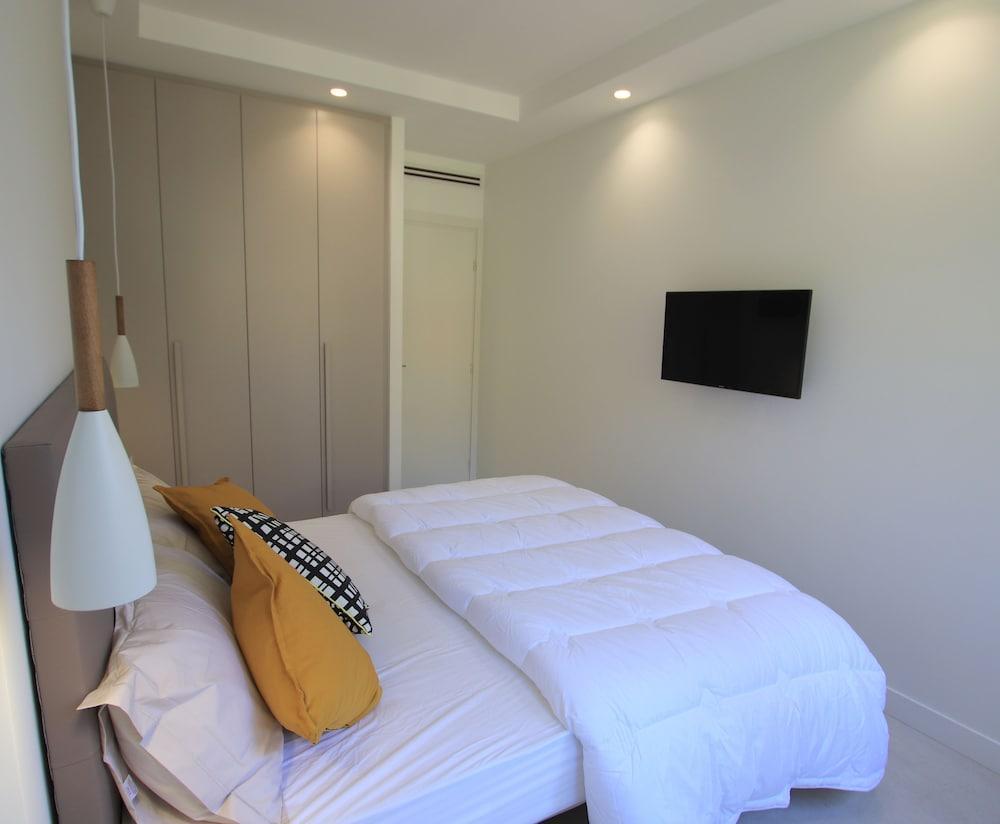Gibraltar Apartment *