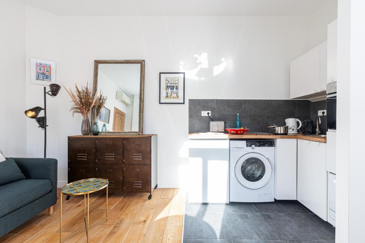 1 Bdr Downtown Near Place Massena *