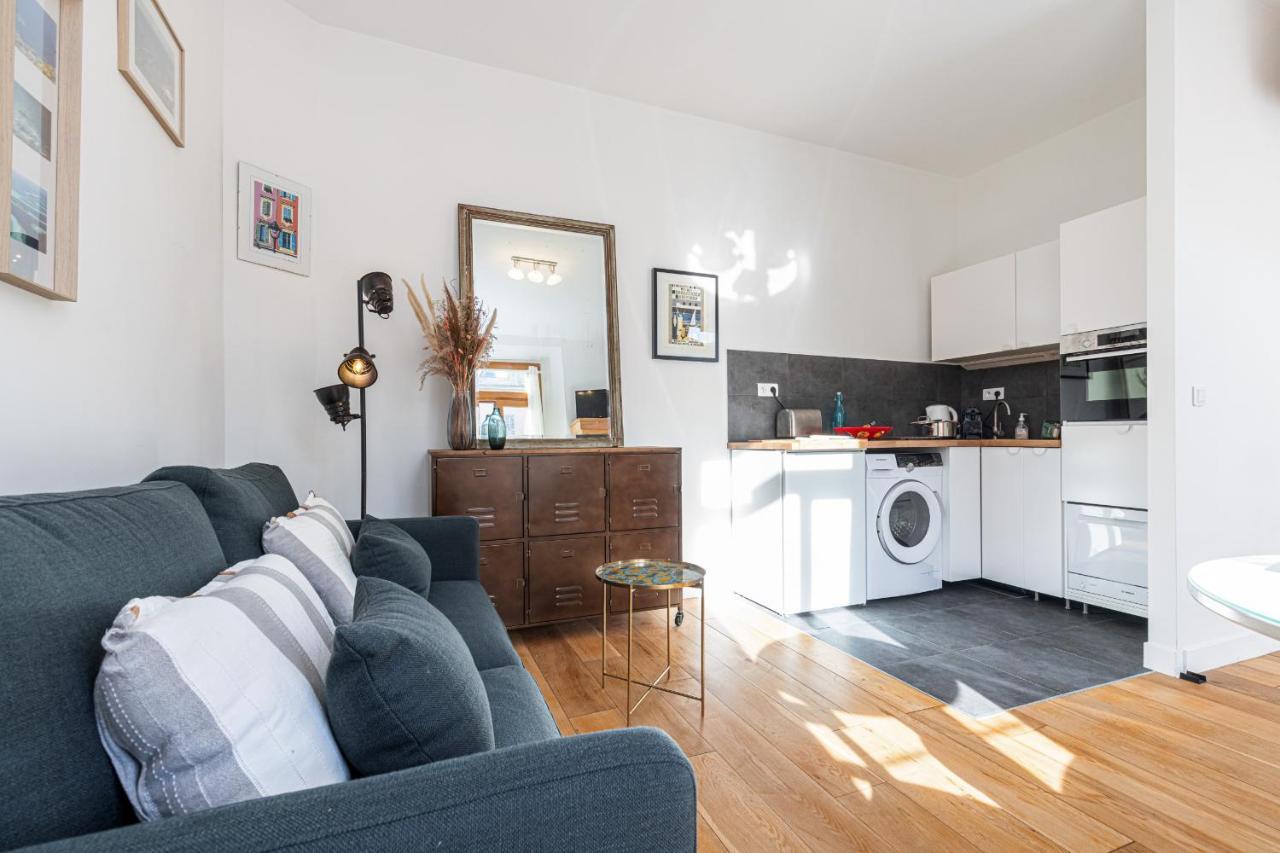 1 Bdr Downtown Near Place Massena *