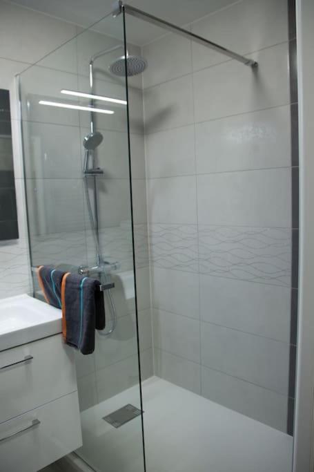 Apartment Stylish In Only 50 Meters From ! *