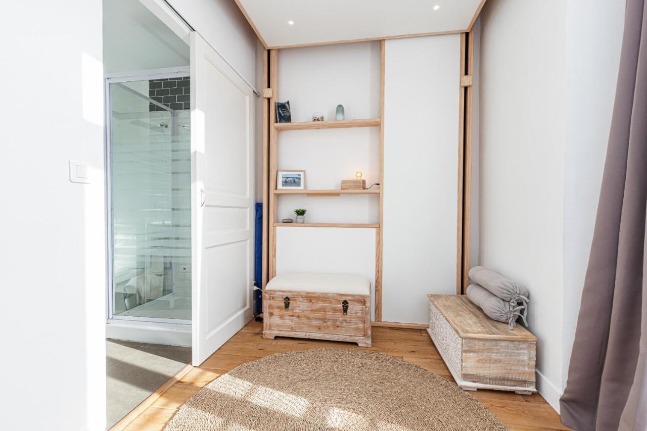 1 Bdr Downtown Near Place Massena *