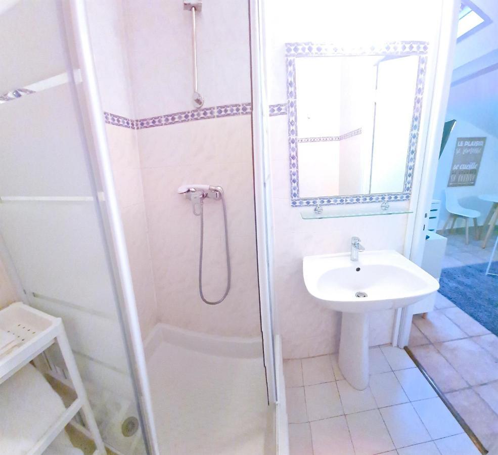: Studio Idealement Place En Centre Ville Nice
