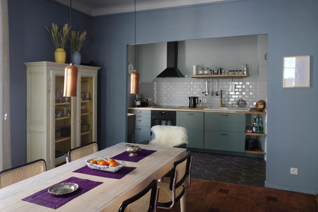 Modern, Traditional , Bright And Stylish Apartment Nice