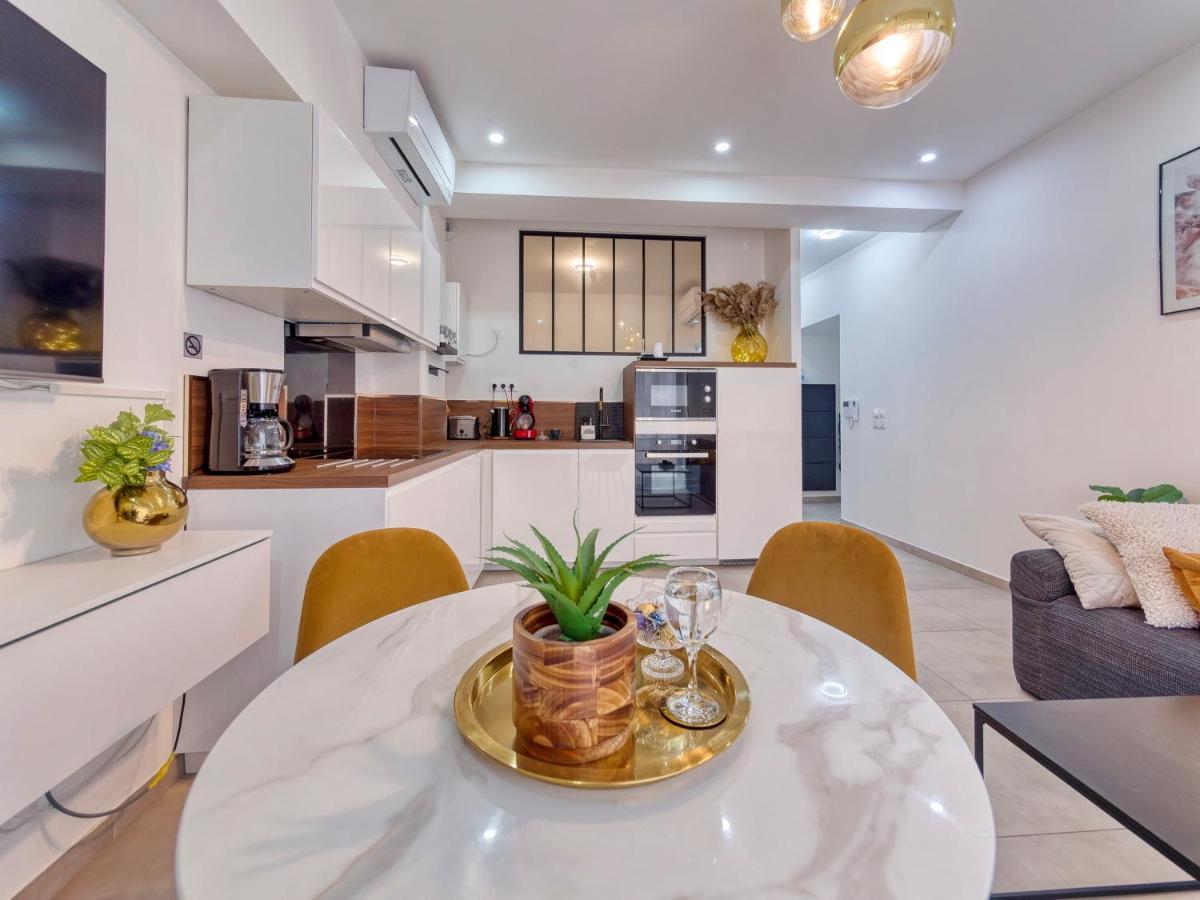 Chic & Cosy In Hyper Center, Parking Free & Air Conditioned & Wifi Apartment Nice
