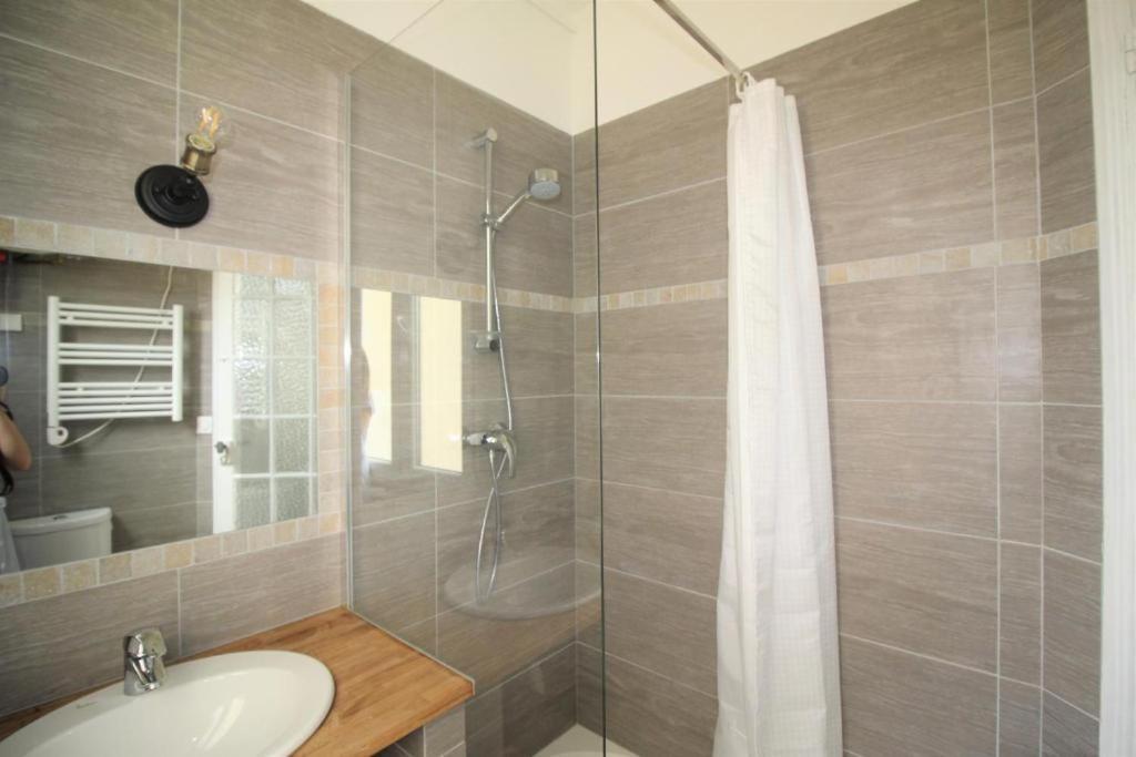 Renting - Notre Dame - Cosy Loft Perfect View On The Roofs *