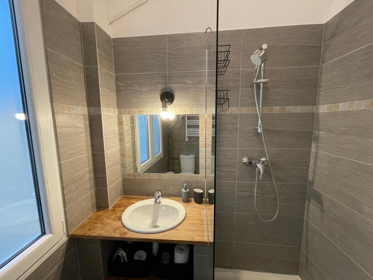 Renting - Notre Dame - Cosy Loft Perfect View On The Roofs *