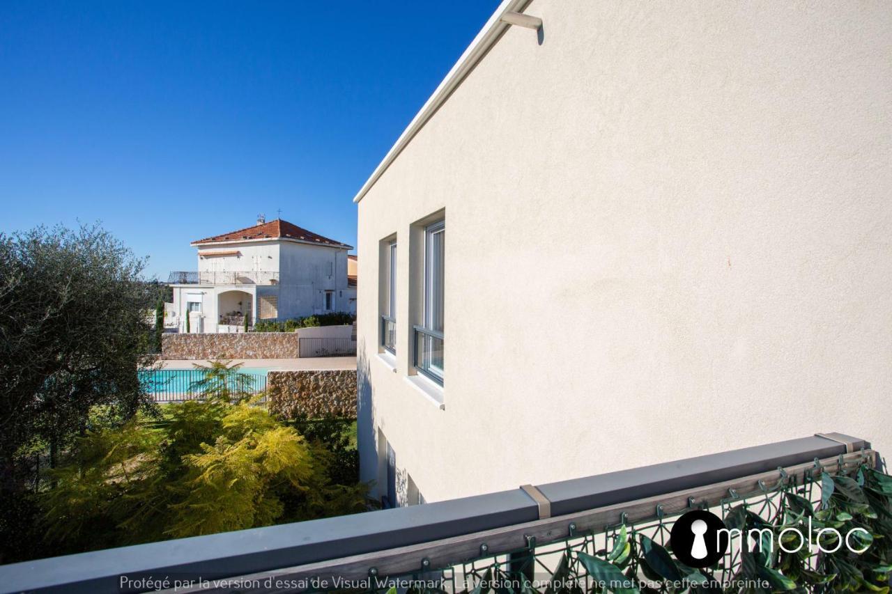 Air-conditioned With Pool Garage In A Luxury