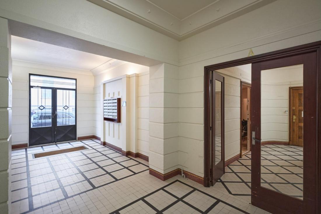 Sunlight - Daffia - Beautifully Renovated Studio, Pad In Nice