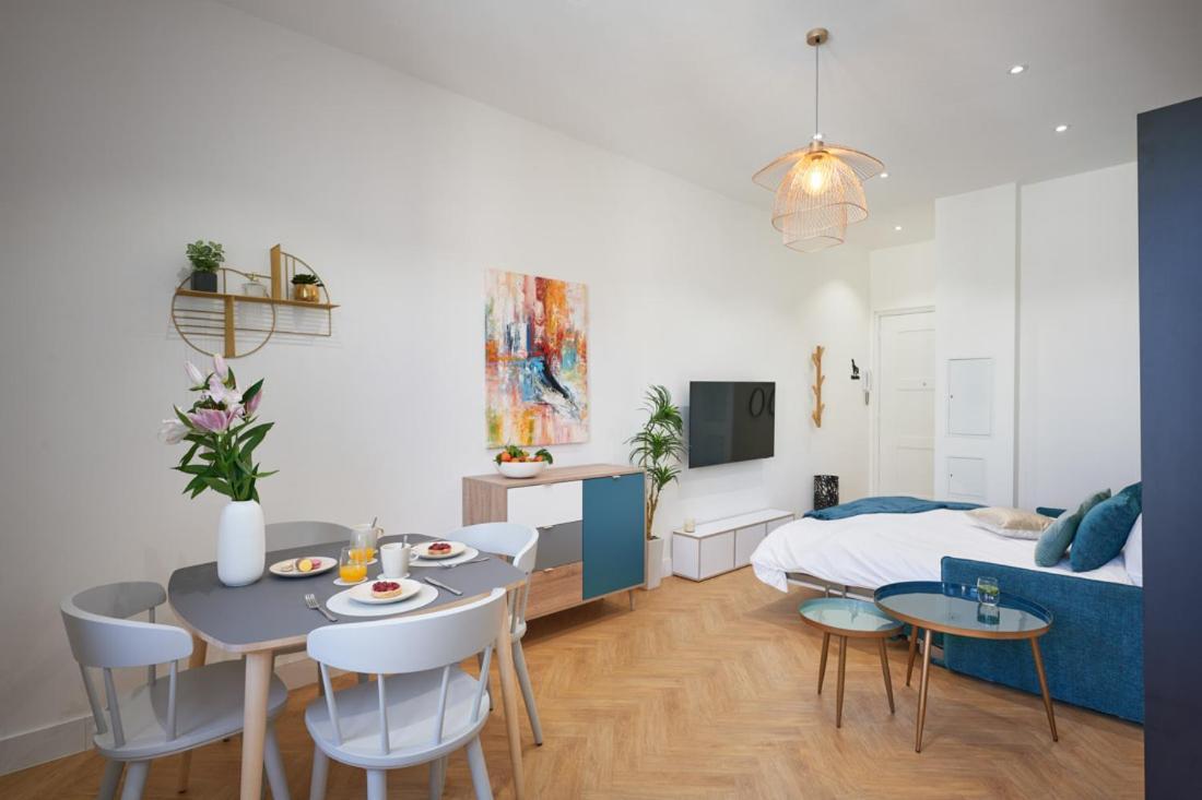 Sunlight - Daffia - Beautifully Renovated Studio, Pad In