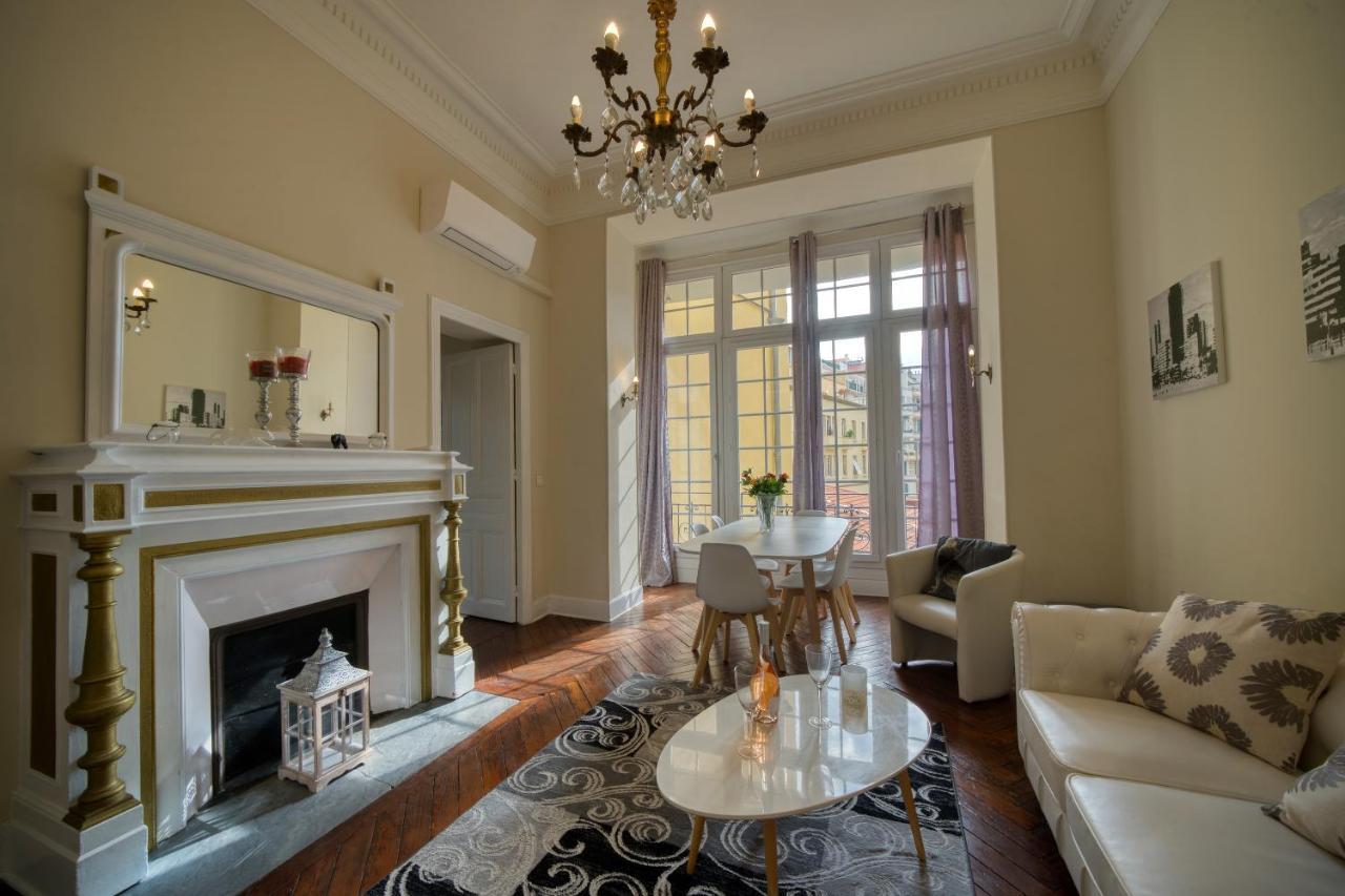 Prestige Designer Apartment, Super Apartment