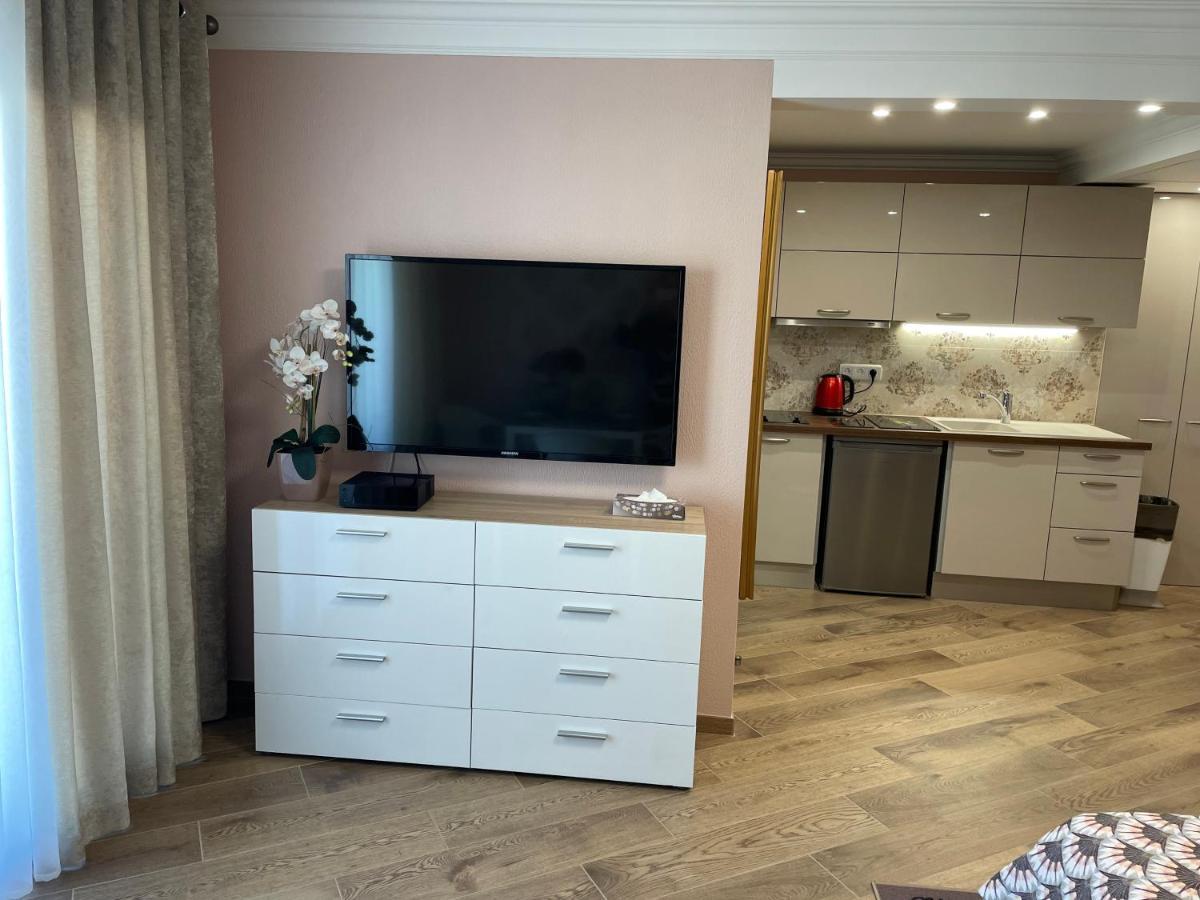 Appartement With Swimming Pool 80 Meters Near The