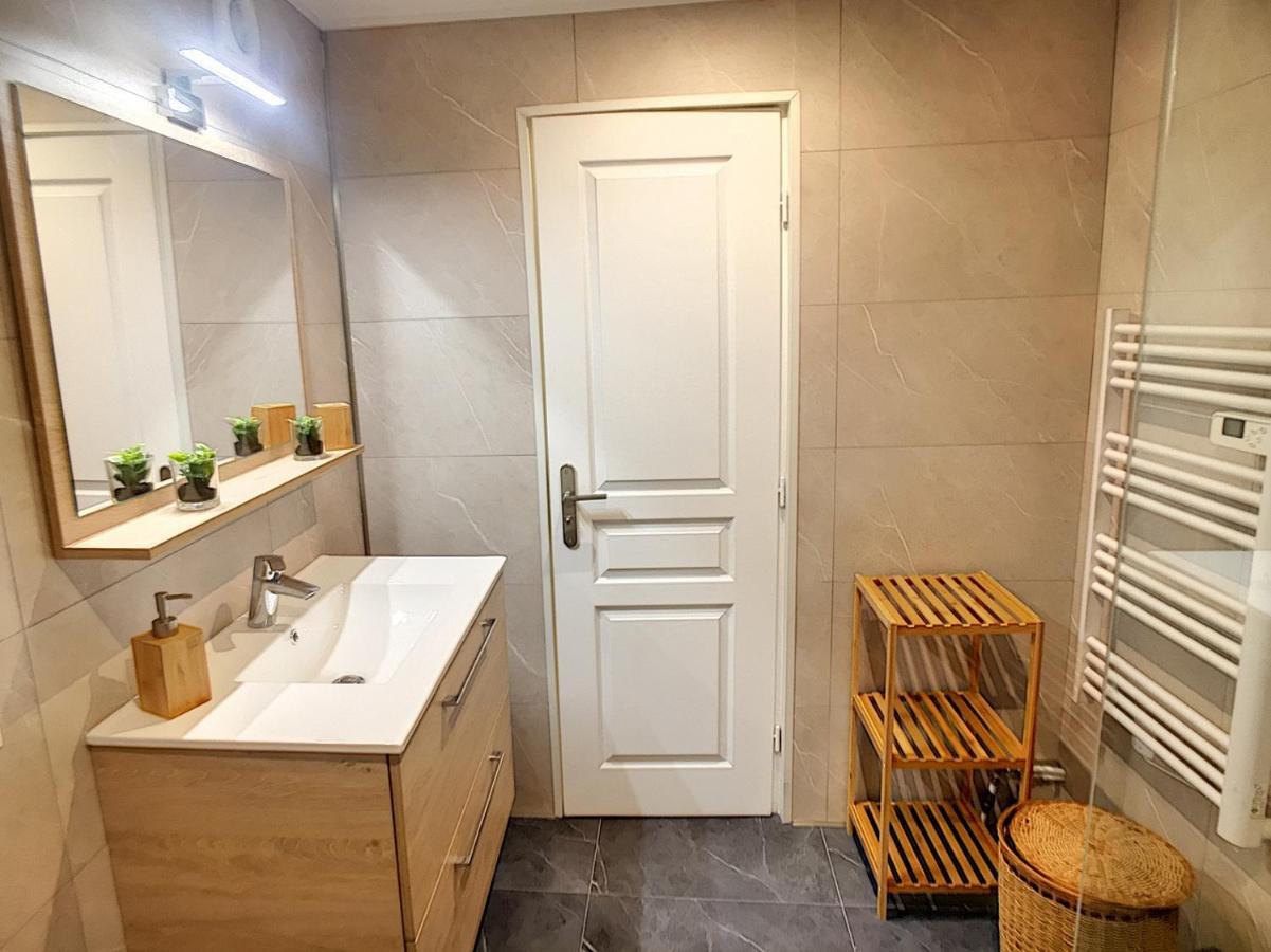 Vieux Nice- Bel Appart 3p, 5pax, Wifi Doglio * Nice