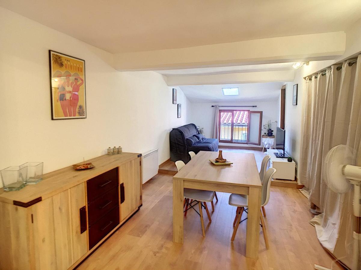 Vieux Nice- Bel Appart 3p, 5pax, Wifi Doglio Apartamento