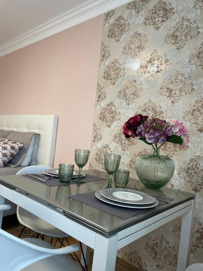 Appartement With Swimming Pool 80 Meters Near The *