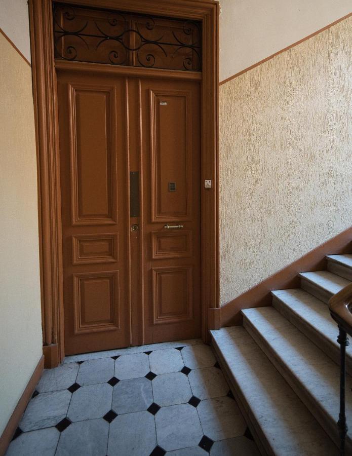 Lusso 5 Beds * Nice