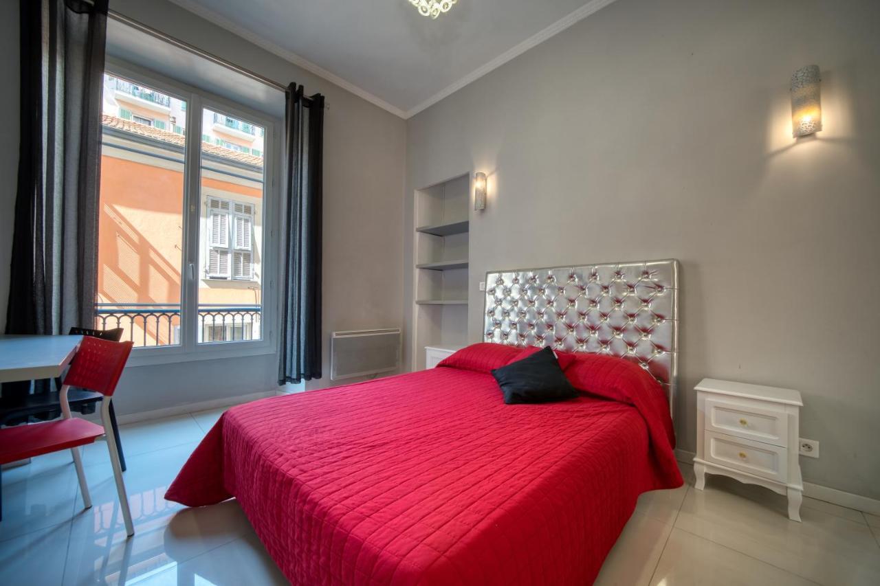 Lusso 5 Beds
