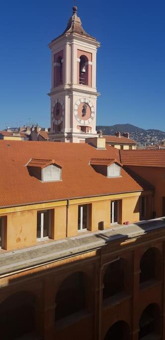 Studette En Plein Coeur Du Vieux