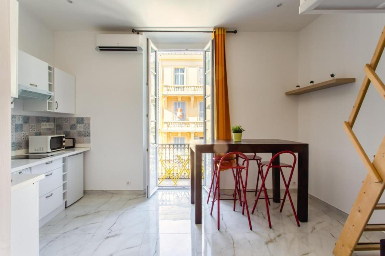 Apartment Contemporary Mezzanine Studio With Furnished Balcony *