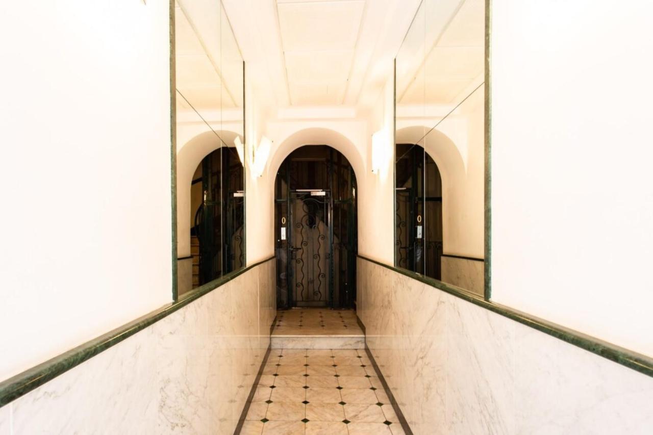 Air-conditioned Flat In The Centre Of