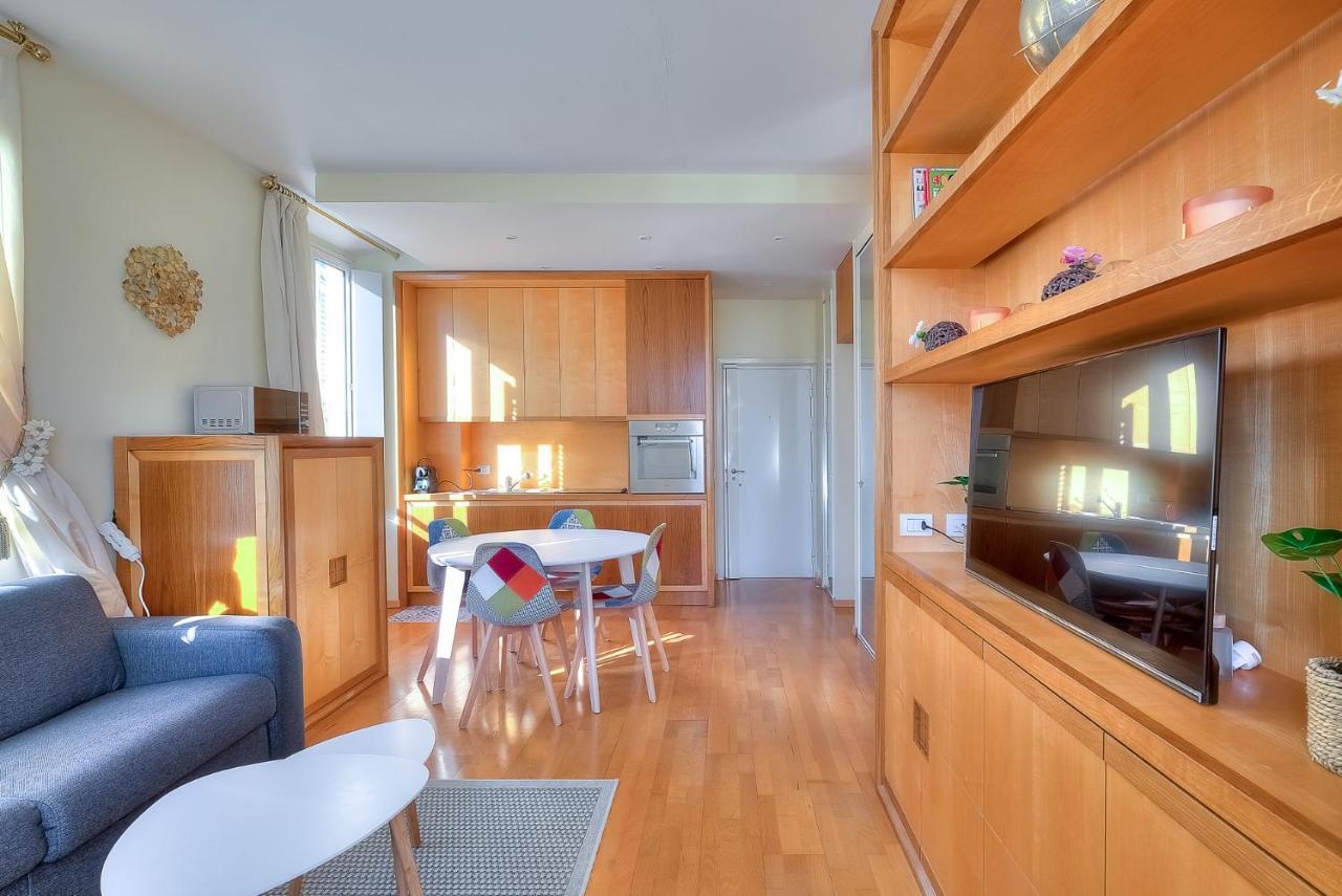 Lumineux Appartement- Carre D'or- Proche Mer Bed & Breakfast *