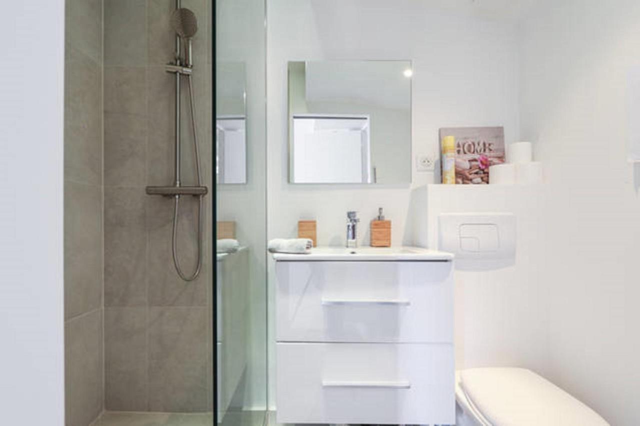 Gilly 4 - Exceptional 2beds, Sea View, Modern,a/c, Old Town Apartment