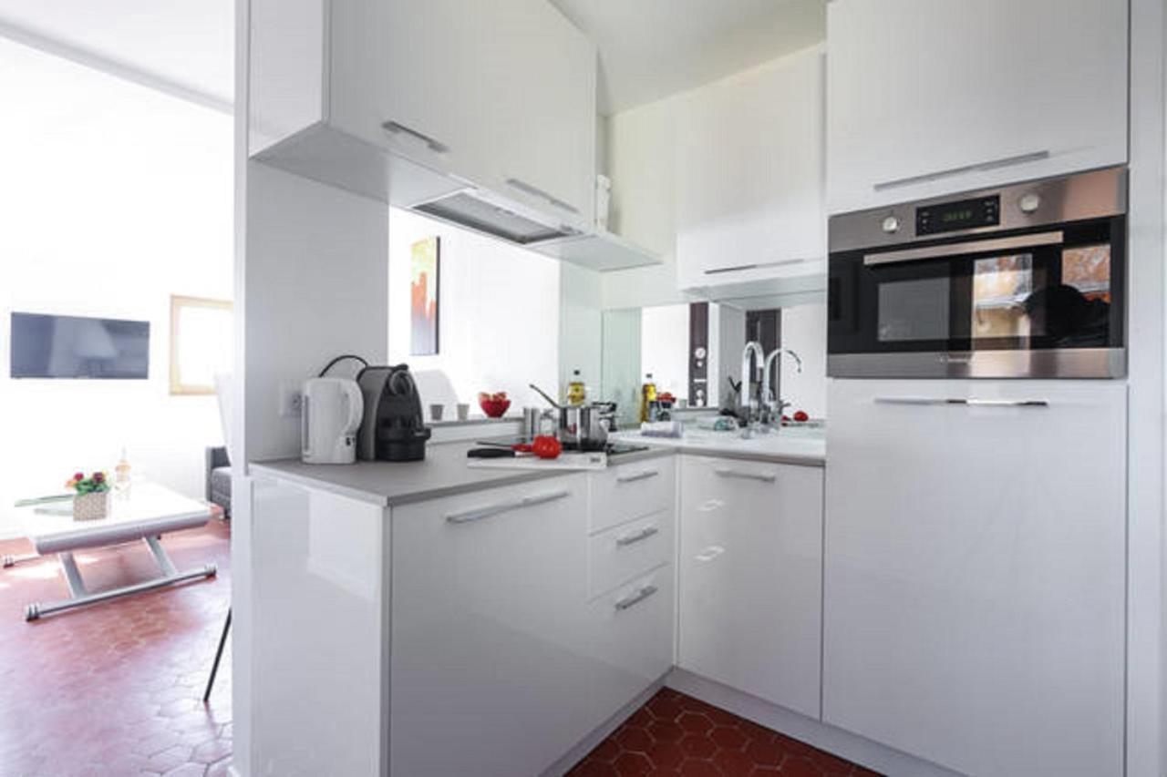 Apartment Gilly 4 - Exceptional 2beds, Sea View, Modern,a/c, Old Town Nice