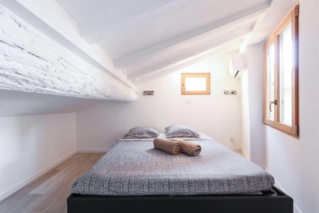 Apartment Gilly 4 - Exceptional 2beds, Sea View, Modern,a/c, Old Town