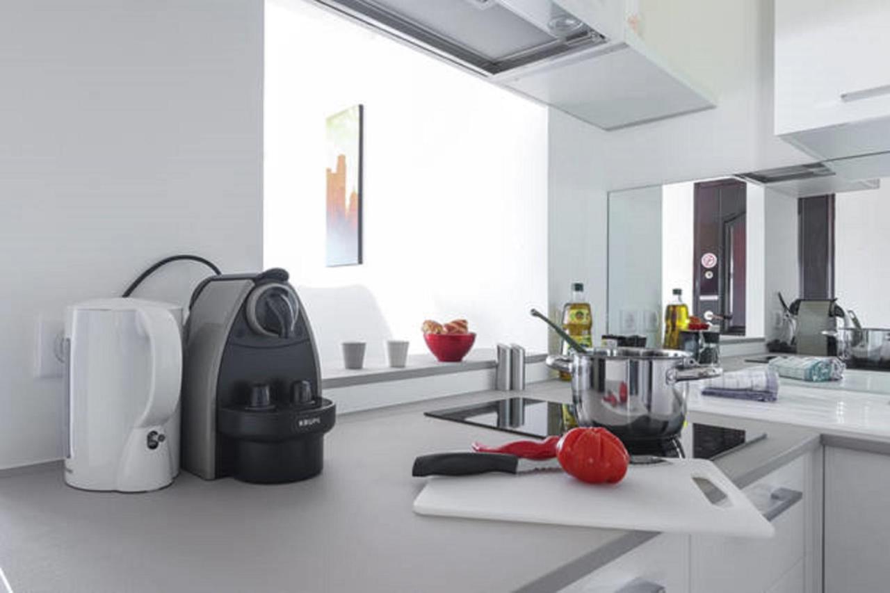 Apartment Gilly 4 - Exceptional 2beds, Sea View, Modern,a/c, Old Town Nice