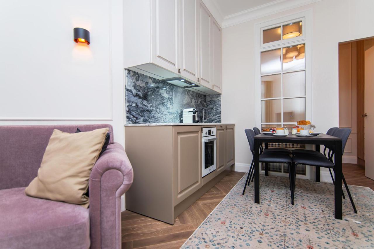 Top Floor Negresco Apartment