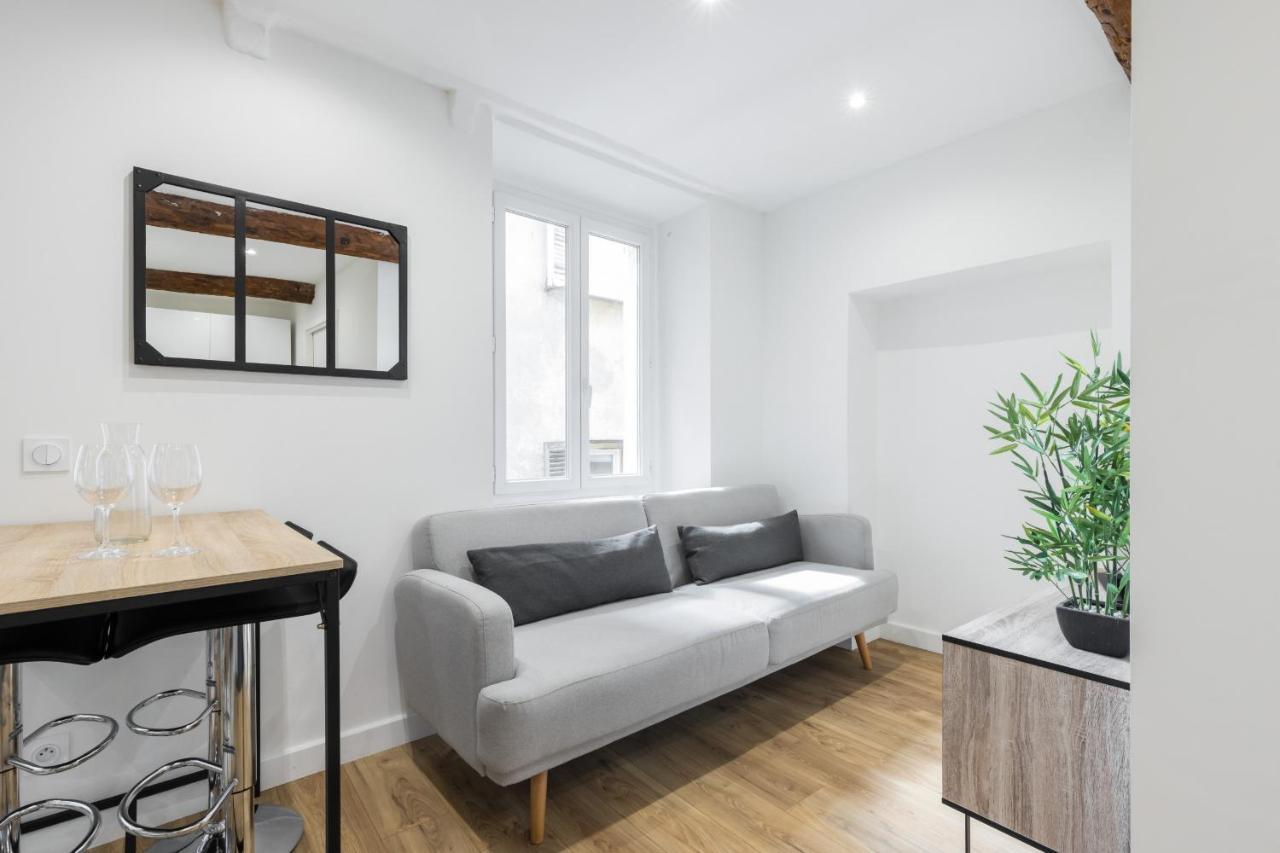 Garibaldi Square - Charming 1 Bdr Old Tow Apartment