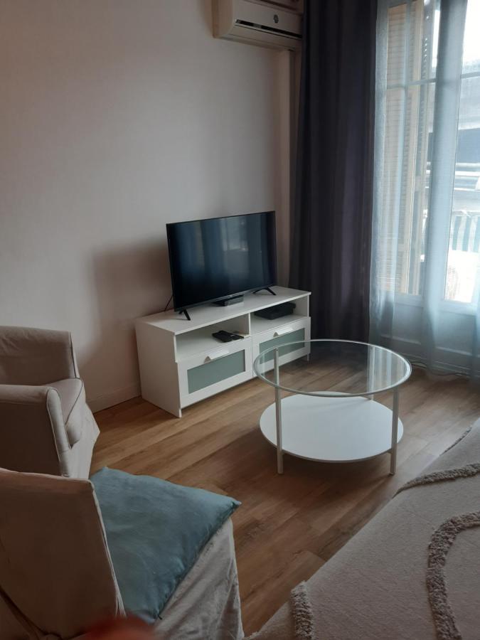 Apartment T2 Entierement Equipe, Proche Toutes Commodites