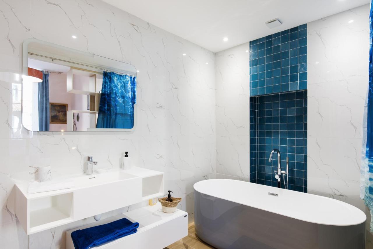 Maison Bianchi - Old Town Flower Market *