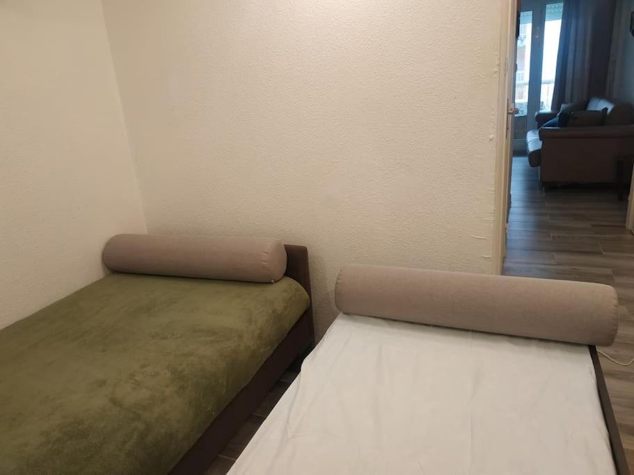 Climatise, 50 M De La Prom, Wifi Apartment *