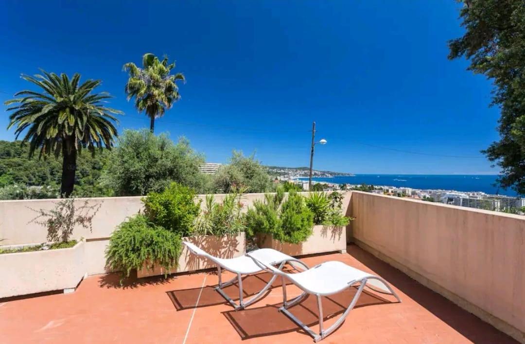 Relaxing Place With Wonderful View...calme Avec Vue Magnifique Sur La Baie Des Anges, En Campagne A 12 Minutes De La Promenade Des * Nice