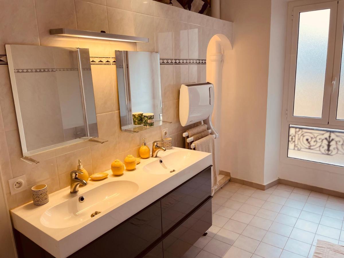 Renting - Paganini - Spacious - 2 Bedrooms - King Bed - Bathtub - Heart Of *