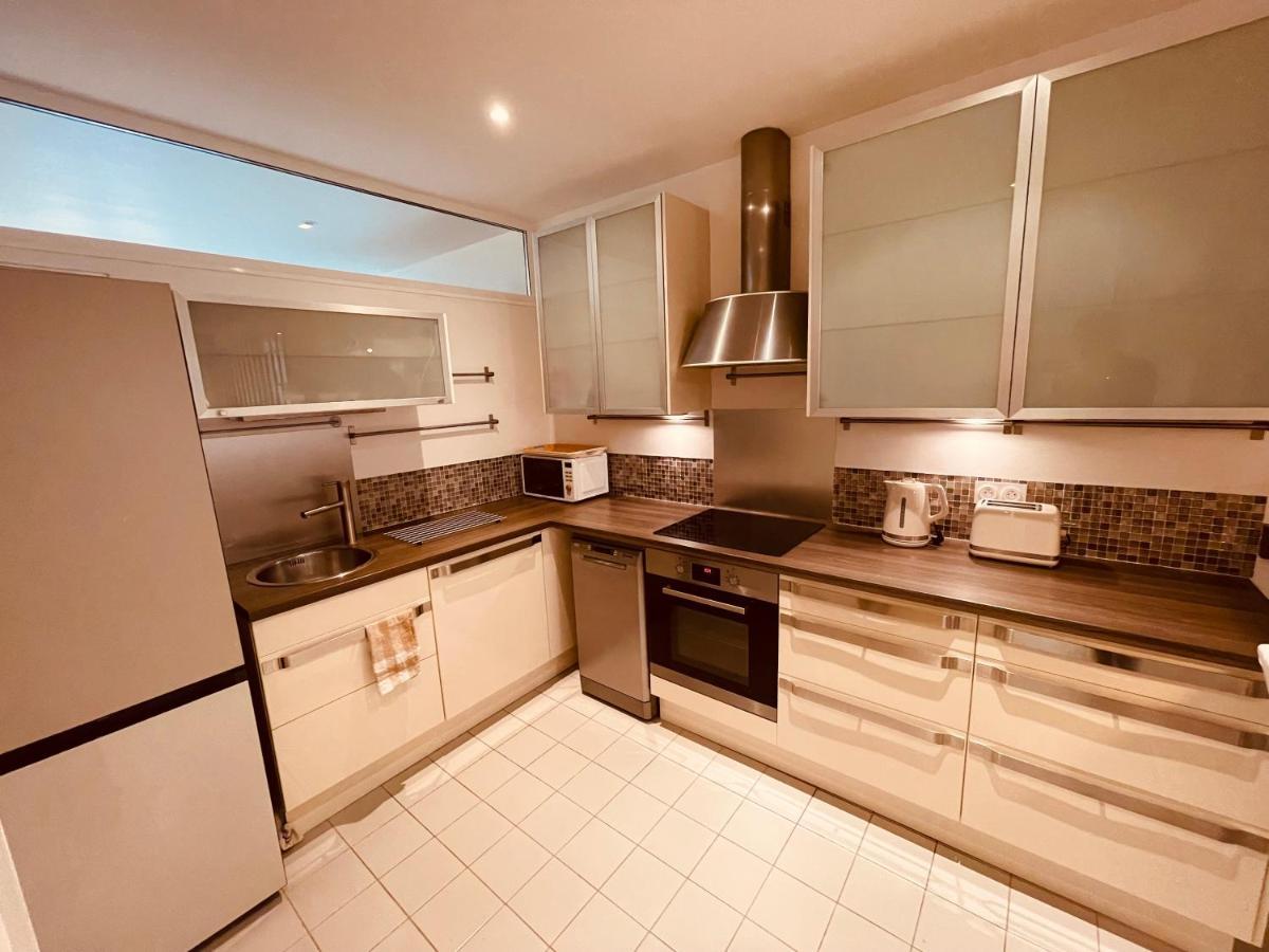 Renting - Paganini - Spacious - 2 Bedrooms - King Bed - Bathtub - Heart Of *