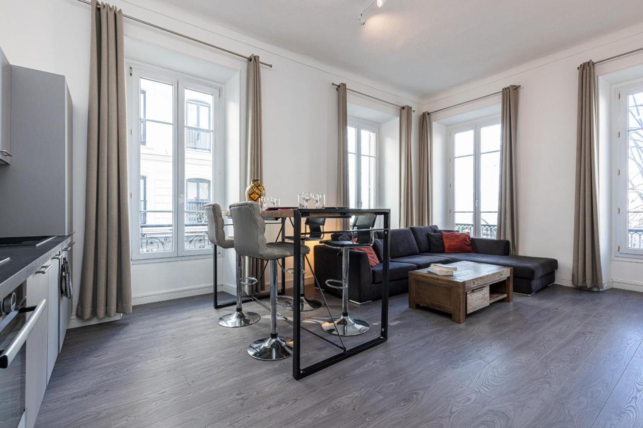 Apartment Jean Medecin Av - Large 2 Bdrs Ac *