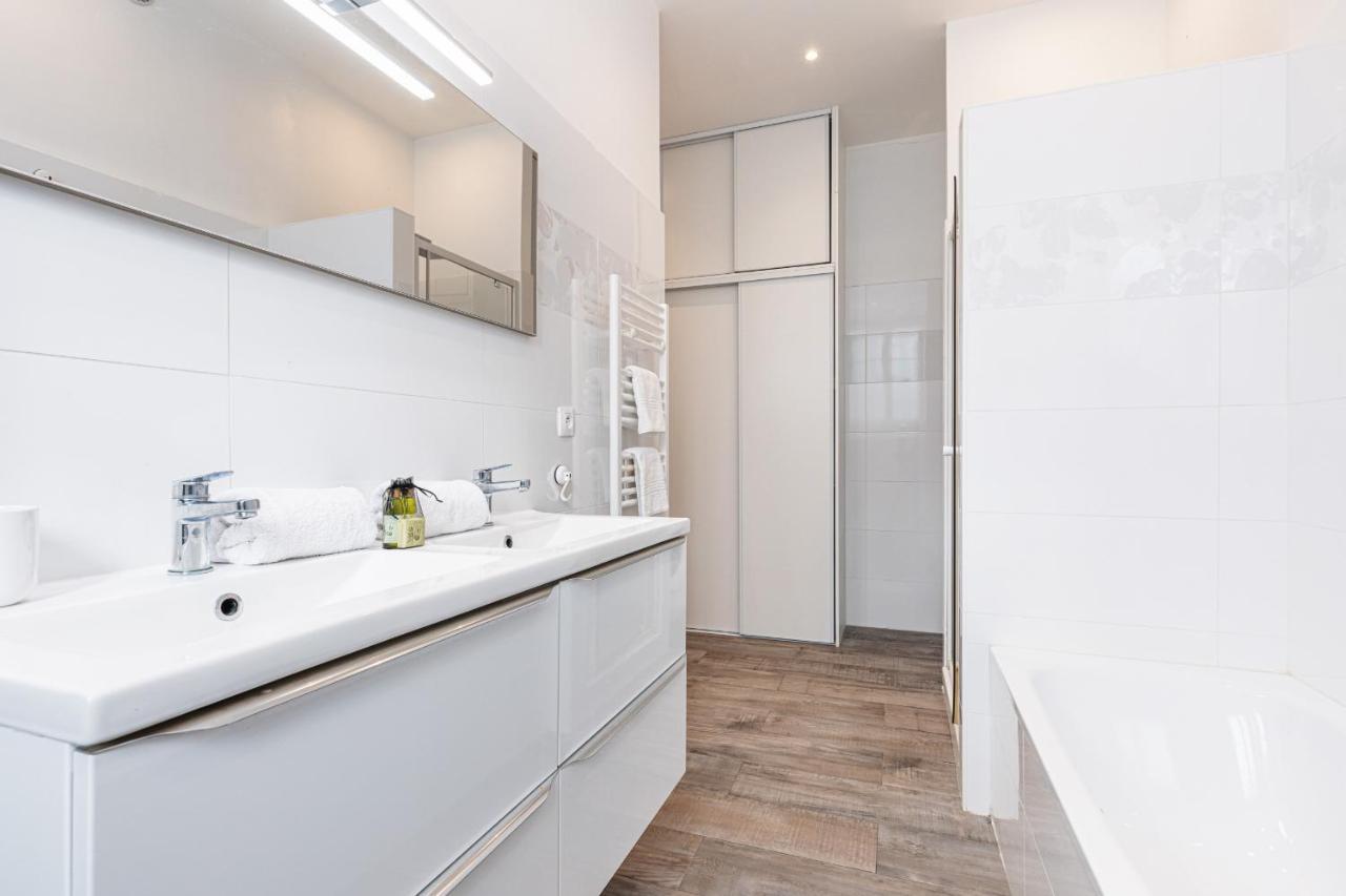 Apartment Jean Medecin Av - Large 2 Bdrs Ac *