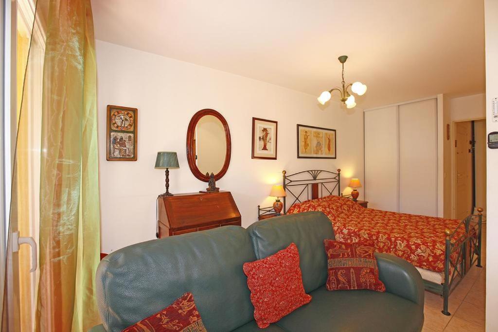 Apartment Appartement 3 Personnes Avec Coin Nuit Avec Terrasse Et Parking Quartier Du Port De Nice