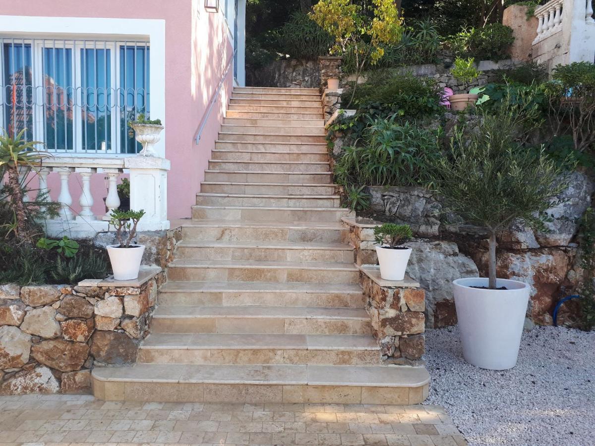 Rose By Guys Villa