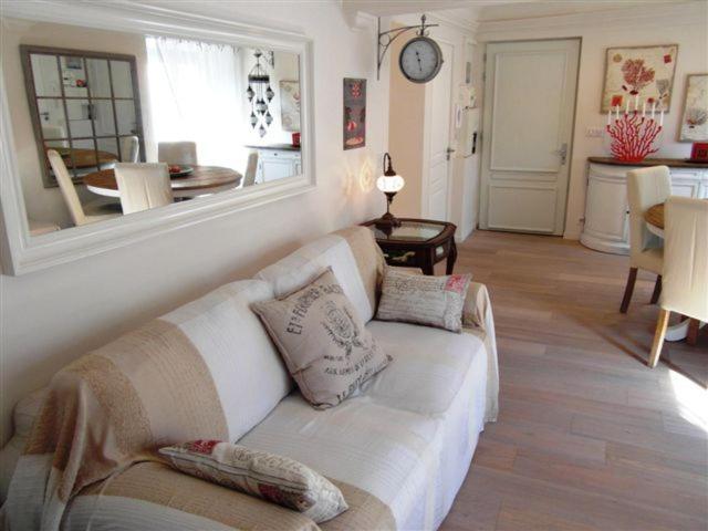 Apartamento Charming Corner Abode With Castle Views *