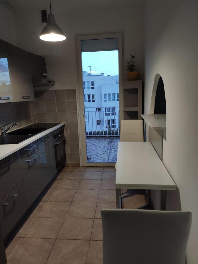 Studio Terrasse Vue A 1min De La Et Tram *