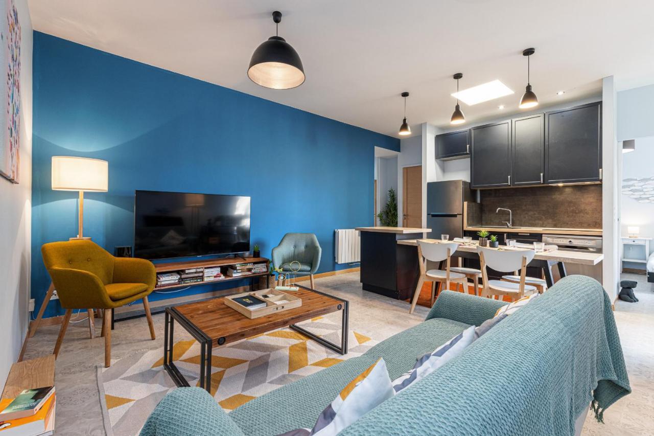Large 3 Bdr Center Apartment Nice