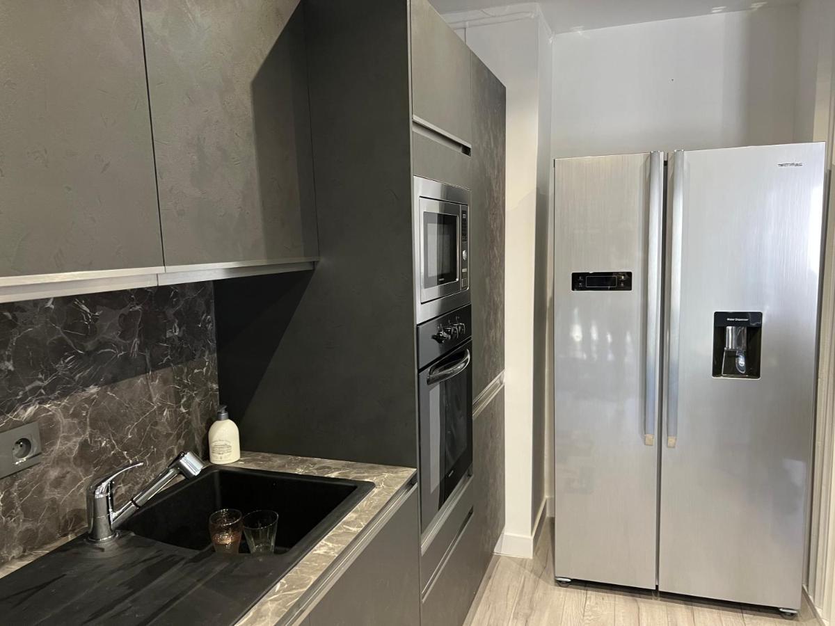 Gorgeous 2 Bedrooms Nice
