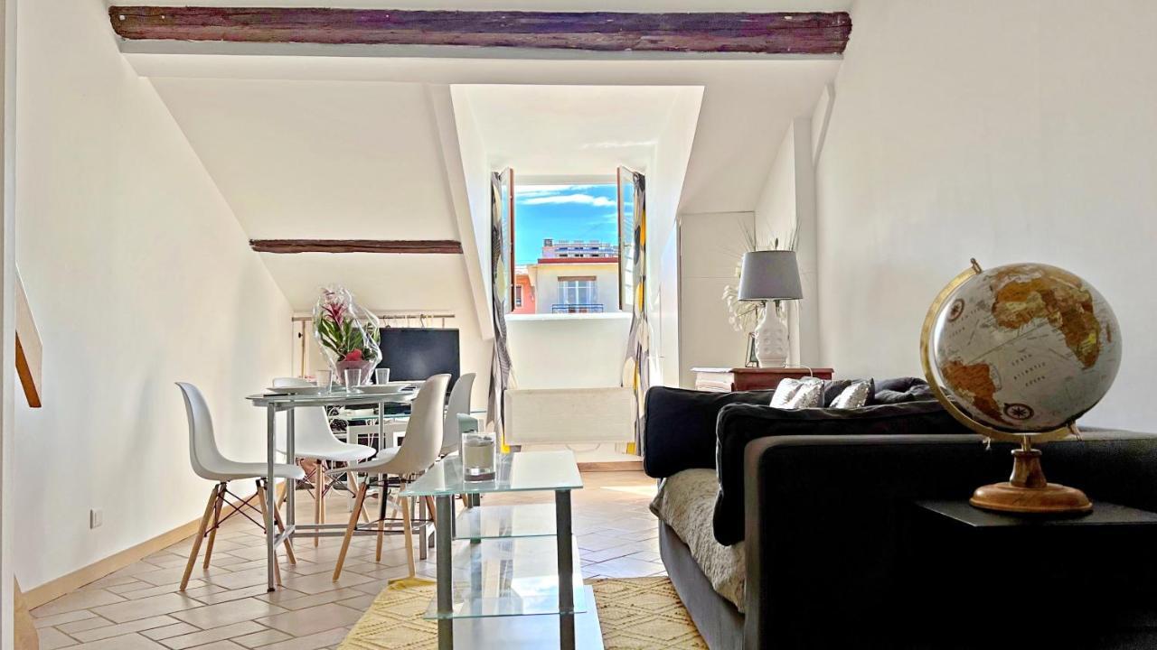 Gold Town Apartment Nice
