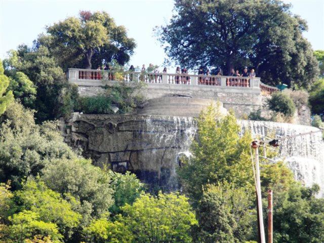 Charming Corner Abode With Castle Views * Nice