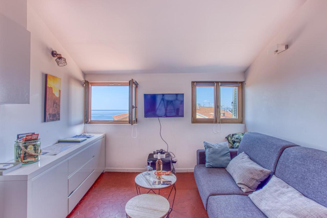 Gilly 4 - Exceptional 2beds, Sea View, Modern,a/c, Old Town