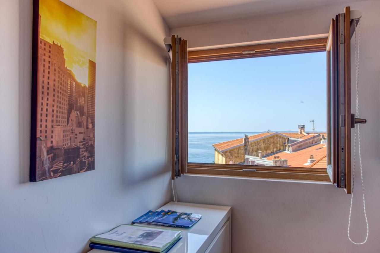 Gilly 4 - Exceptional 2beds, Sea View, Modern,a/c, Old Town *