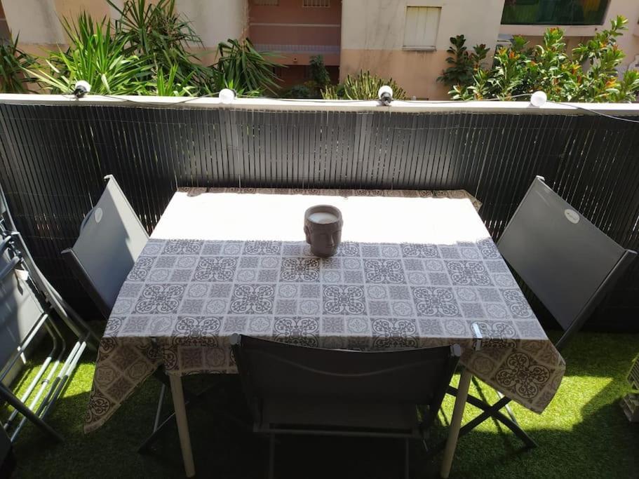 Climatise, 50 M De La Prom, Wifi Apartment *