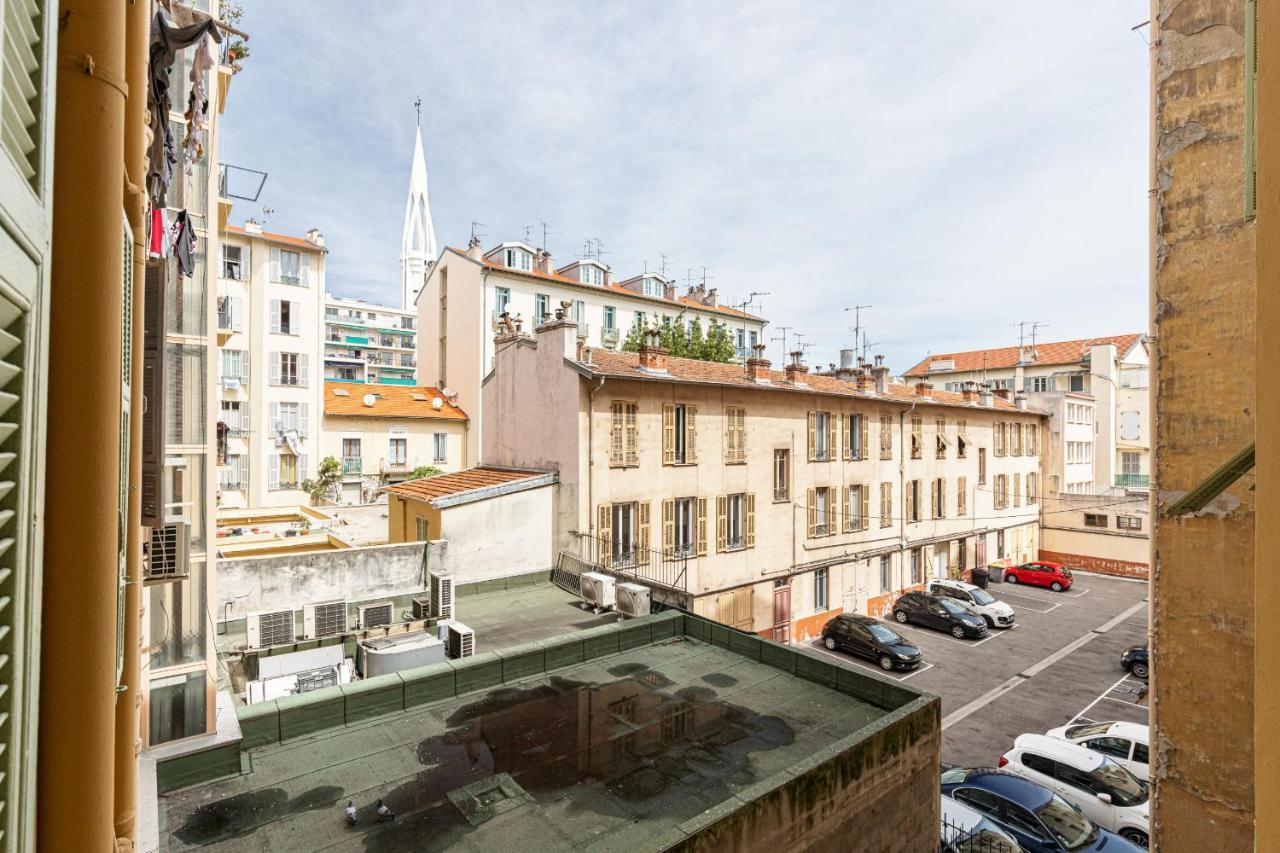 Large 3 Bdr Center Apartment Nice